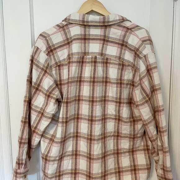 Abercrombie Men's 90s Oversized Flannel - Picture 5 of 5